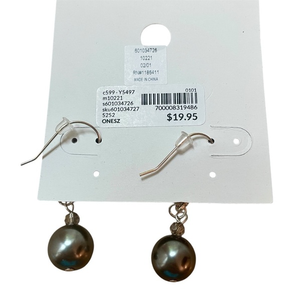NWT Lane Bryant Gray Pearl Silver CZ Dangle Earrings - Picture 3 of 3
